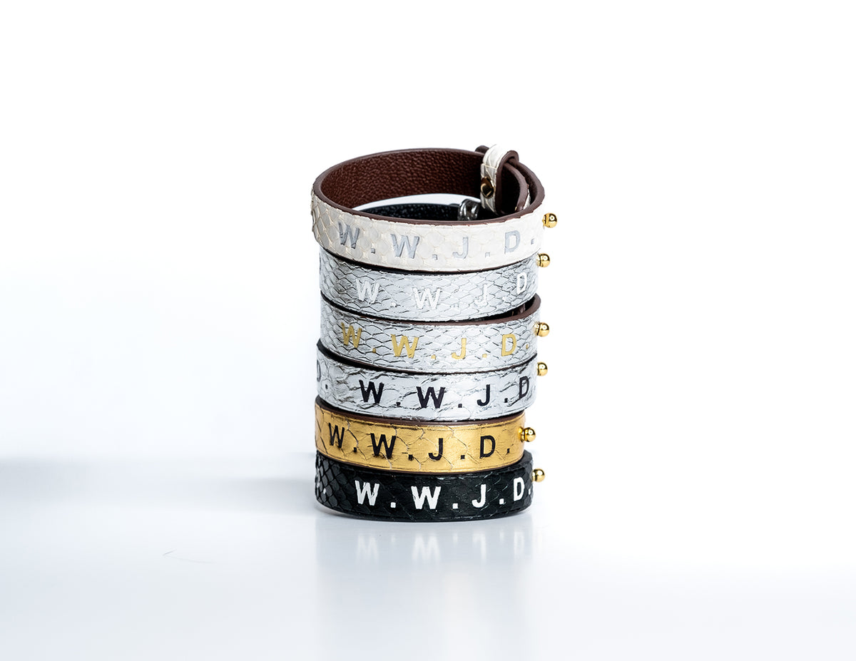 Le GRAND HEIRS 'PRAYING HANDS' PYTHON BRACELET METALLICS